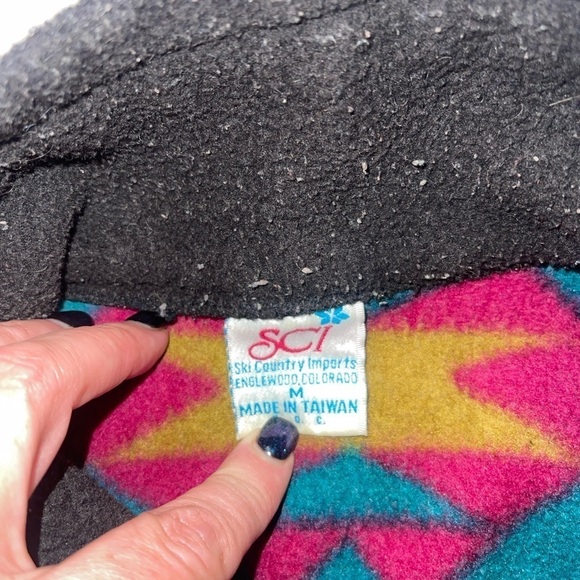 Vintage Aztec zip up vest - Picture 3 of 5